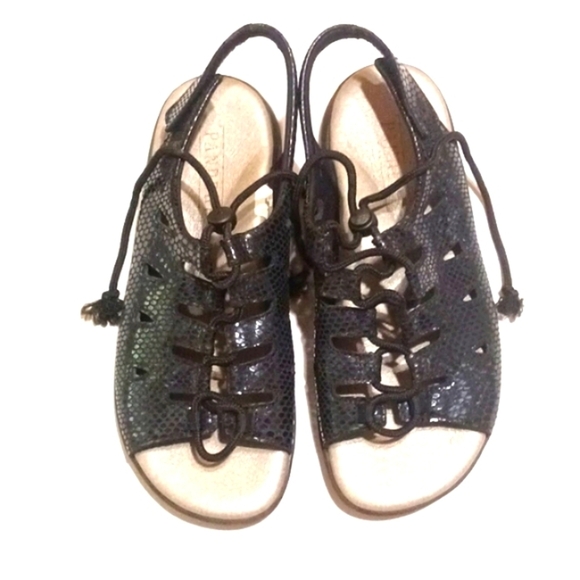 Pandere Tango Black Leather Snakeskin Embossed Bungee Comfort Sandals - Picture 2 of 10